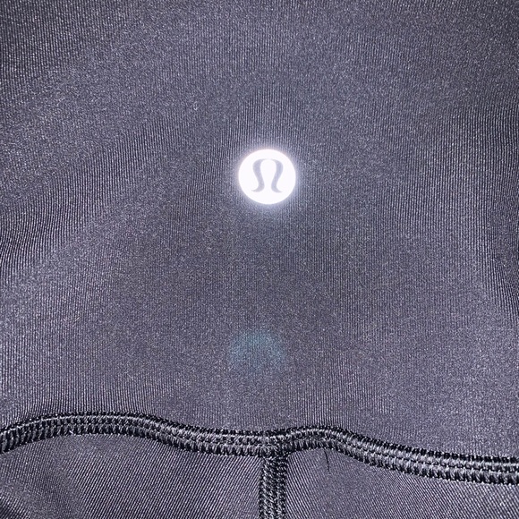 28” lululemon wunder under - Picture 2 of 3